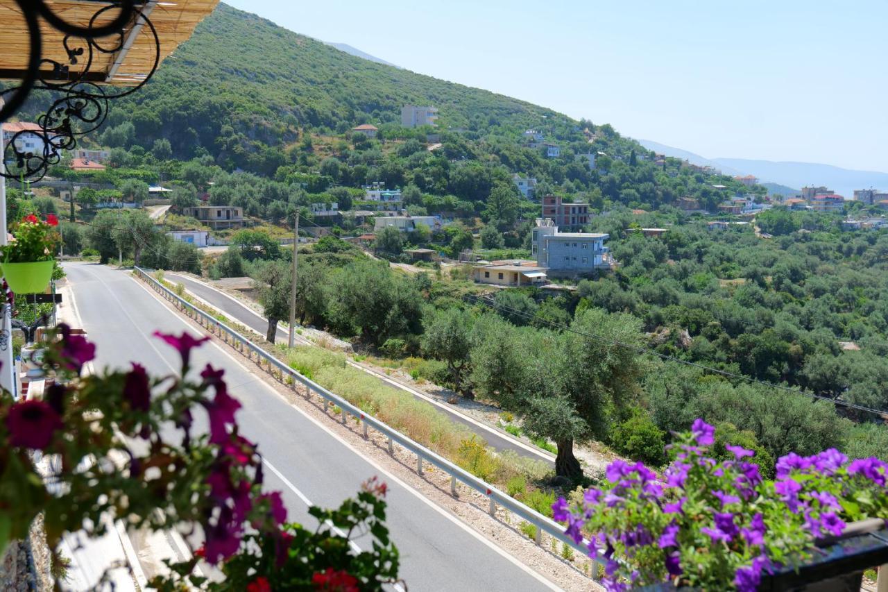 Vila Panorama Piqeras Bed & Breakfast Bagian luar foto