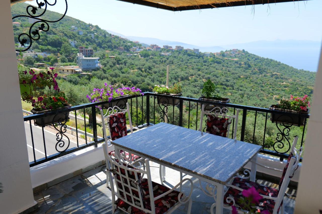 Vila Panorama Piqeras Bed & Breakfast Bagian luar foto