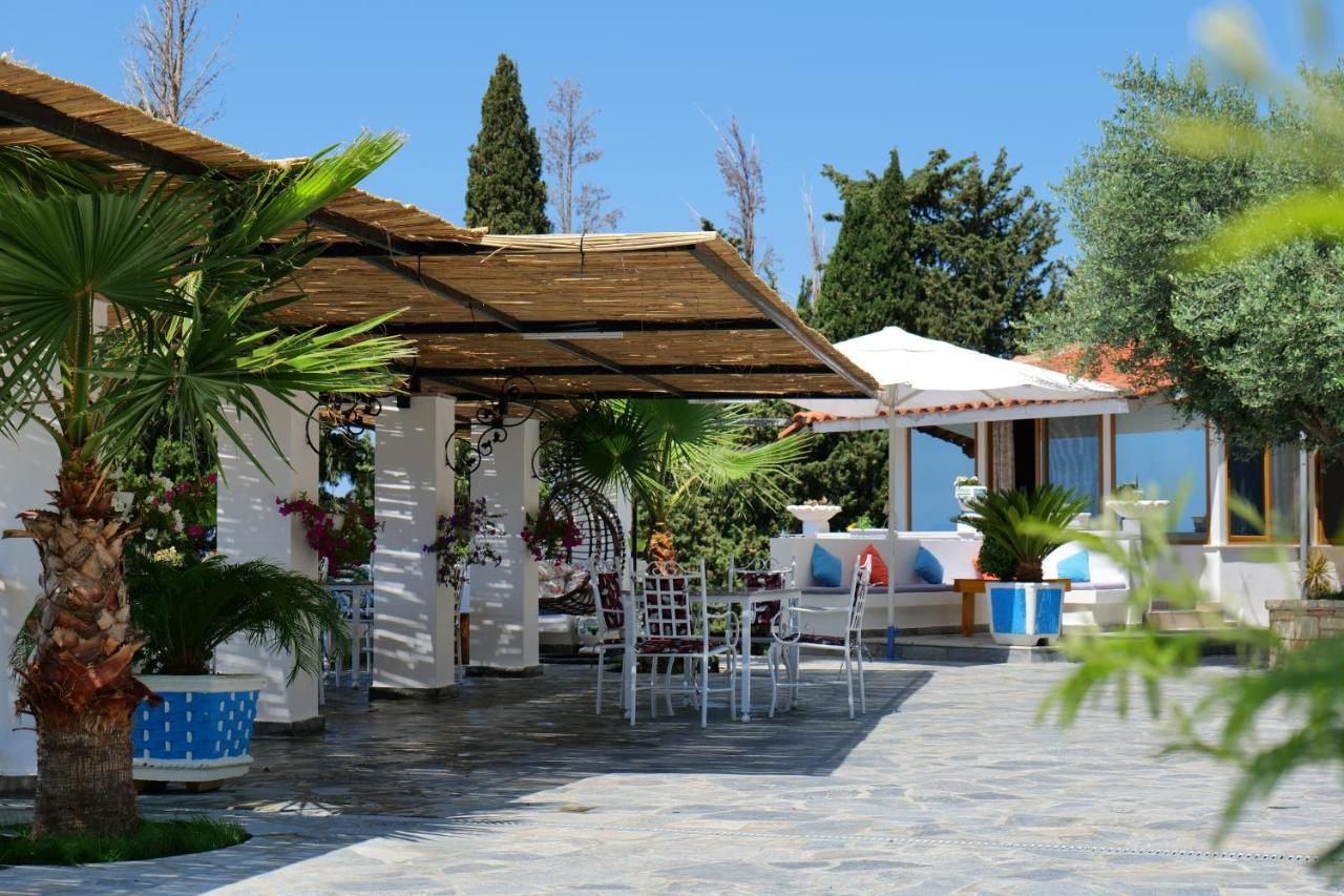 Vila Panorama Piqeras Bed & Breakfast Bagian luar foto