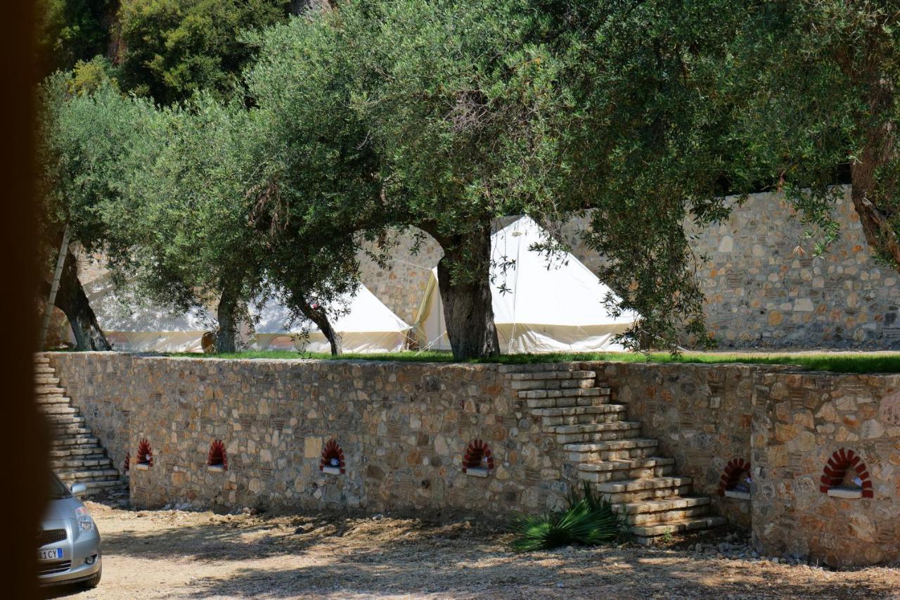 Vila Panorama Piqeras Bed & Breakfast Bagian luar foto