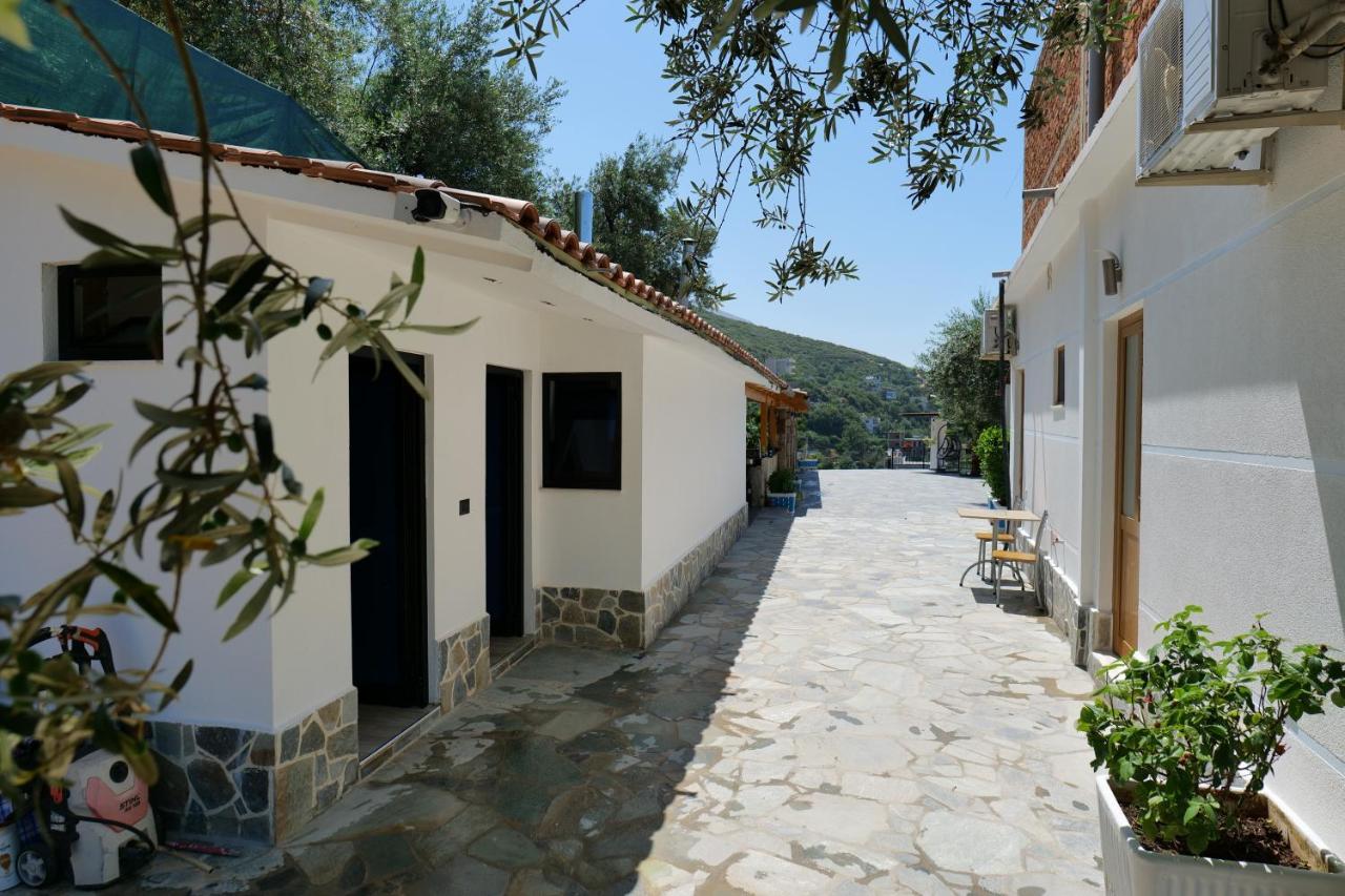 Vila Panorama Piqeras Bed & Breakfast Bagian luar foto