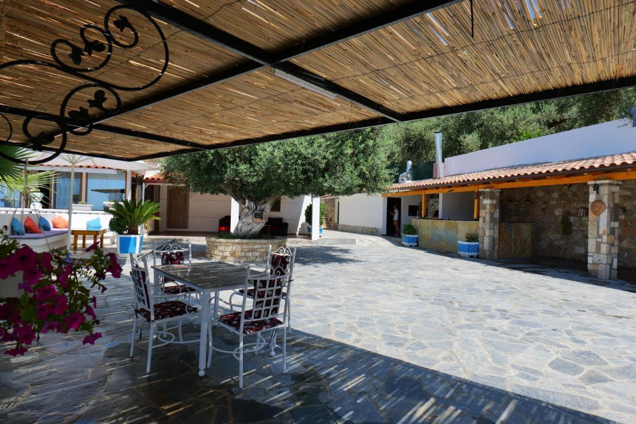 Vila Panorama Piqeras Bed & Breakfast Bagian luar foto