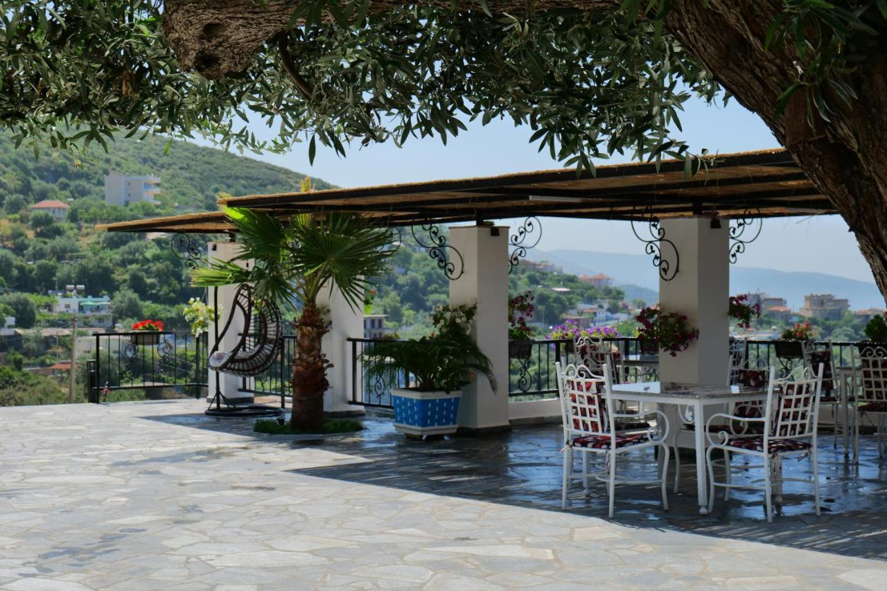 Vila Panorama Piqeras Bed & Breakfast Bagian luar foto