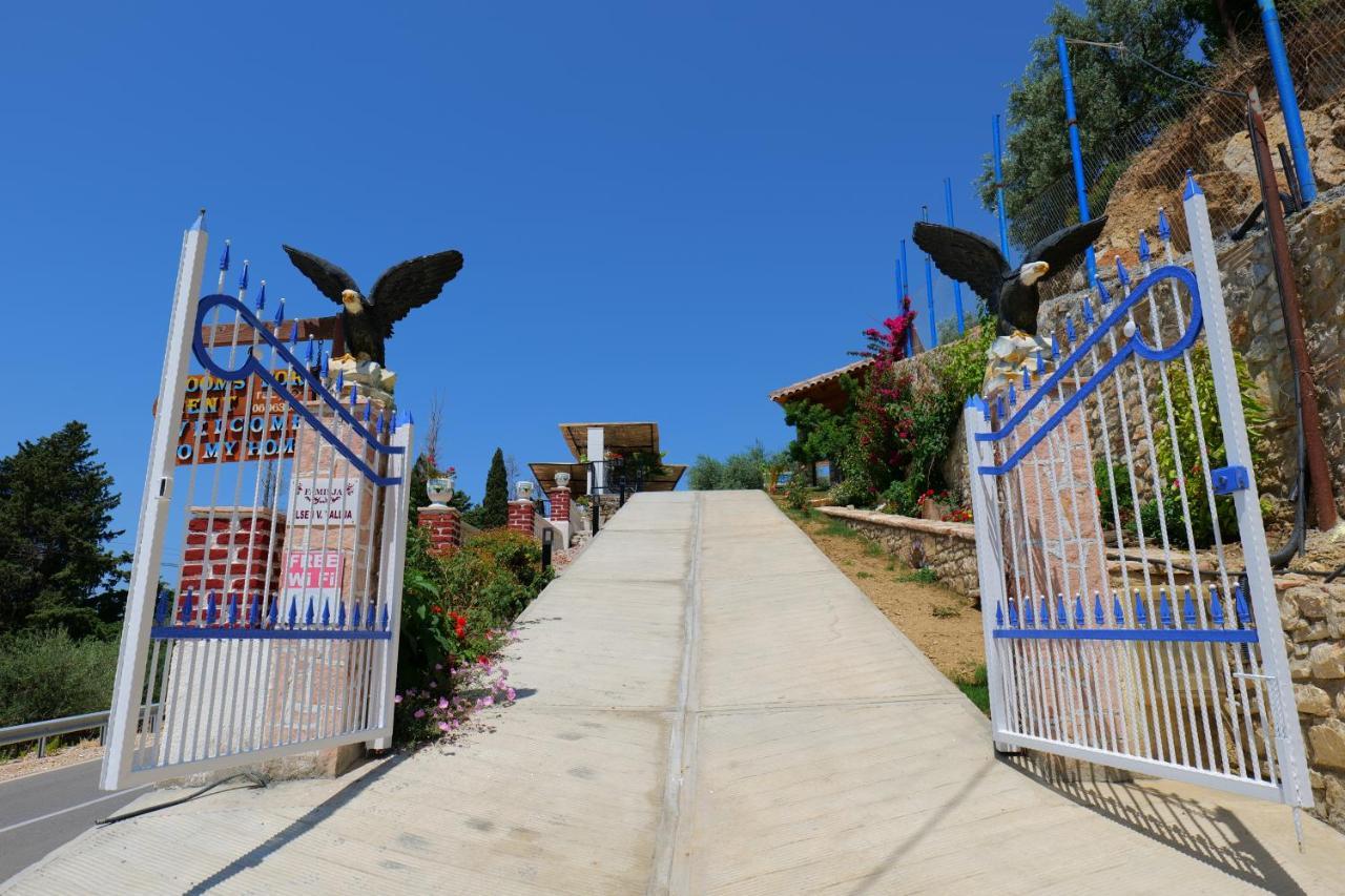 Vila Panorama Piqeras Bed & Breakfast Bagian luar foto