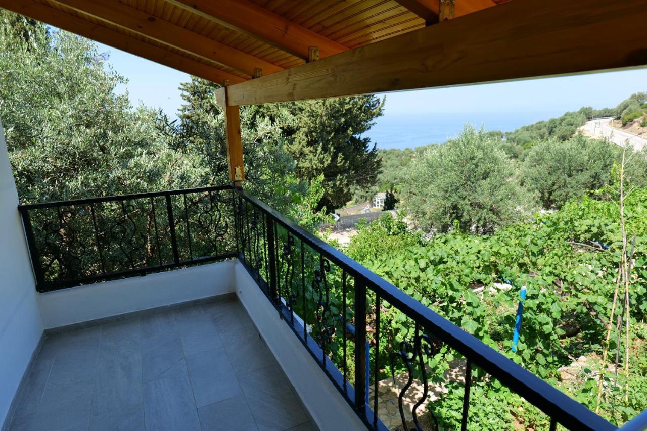 Vila Panorama Piqeras Bed & Breakfast Bagian luar foto
