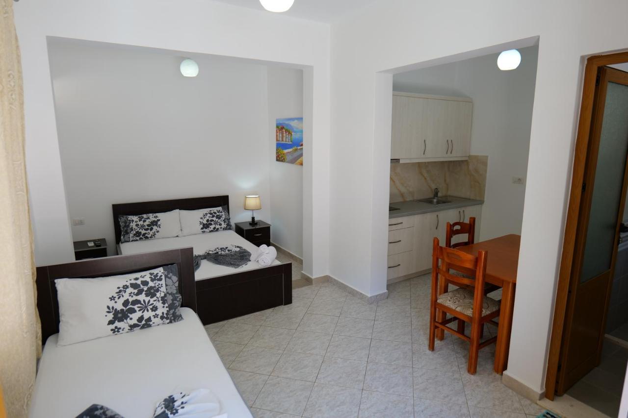 Vila Panorama Piqeras Bed & Breakfast Bagian luar foto