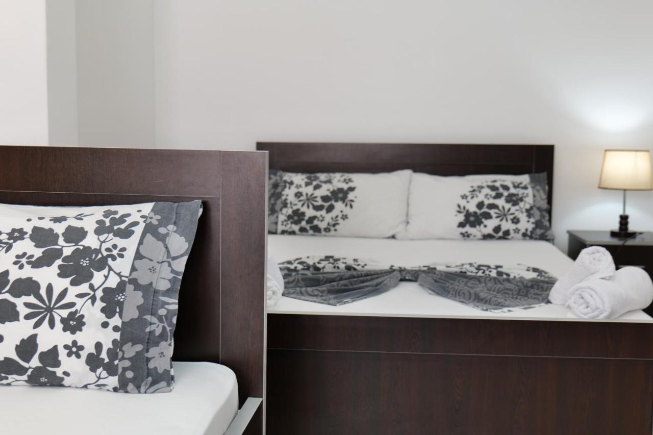 Vila Panorama Piqeras Bed & Breakfast Bagian luar foto