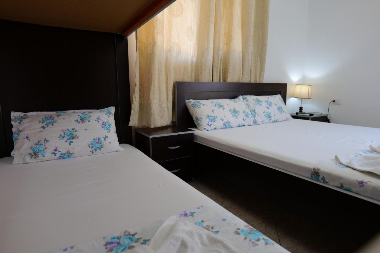 Vila Panorama Piqeras Bed & Breakfast Bagian luar foto