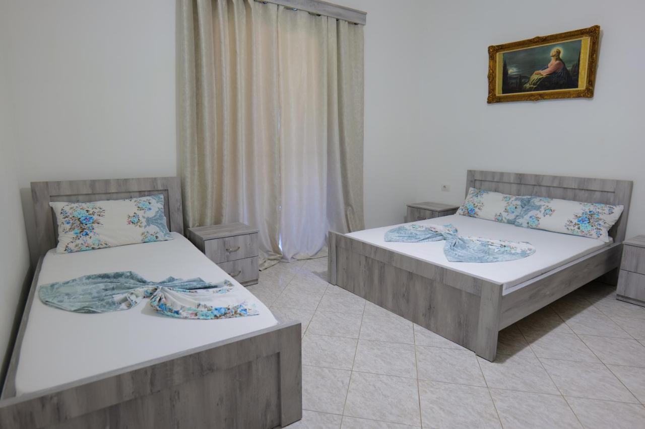 Vila Panorama Piqeras Bed & Breakfast Bagian luar foto