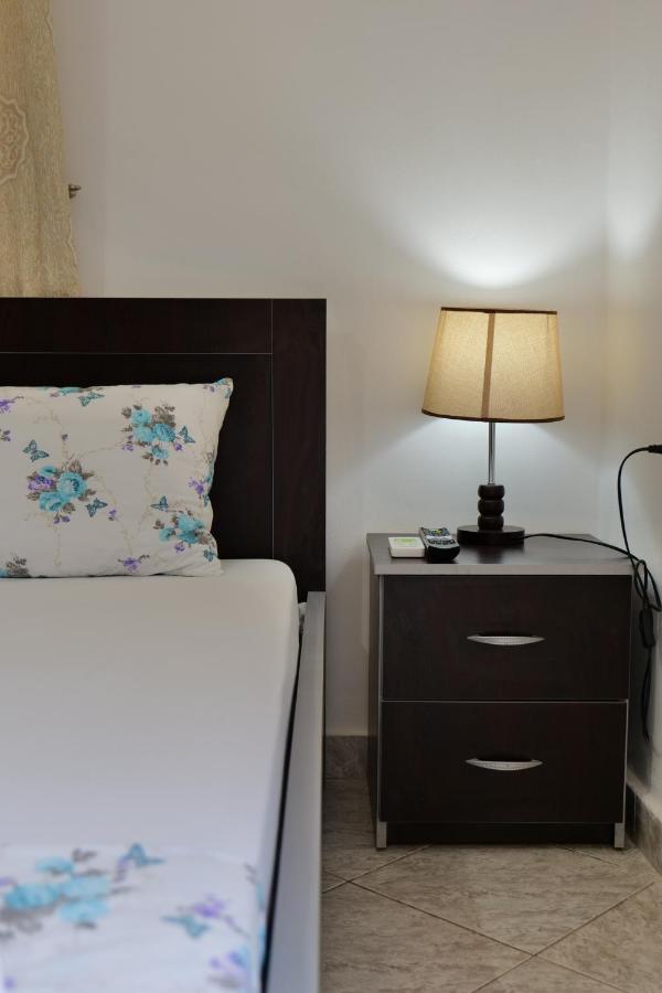Vila Panorama Piqeras Bed & Breakfast Bagian luar foto